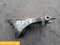 Кронштейн переднего бампера правый