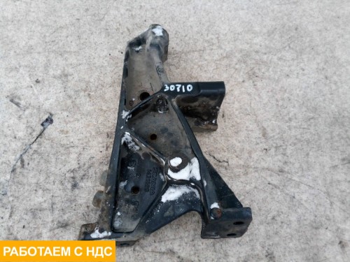 Кронштейн усилителя переднего бампера левый