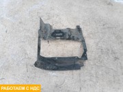 Кронштейн фар правый