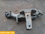 Кронштейн передней рессоры правый