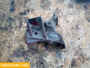 Кронштейн переднего бампера левый