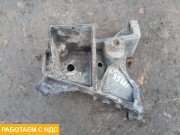 Кронштейн переднего бампера левый