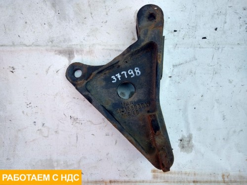 Кронштейн усилителя бампера левый