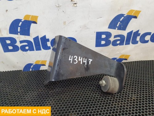 Кронштейн глушителя