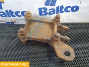 Кронштейн амортизатора левый