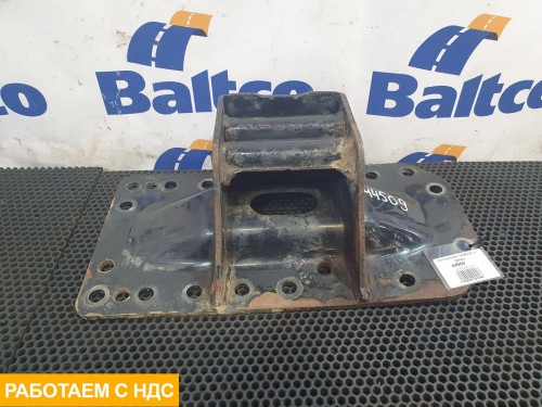 Кронштейн траверсы рамы правый