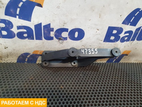 Кронштейн солнцезащитного козырька