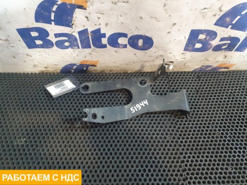 Кронштейн патрубков отопителя