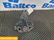 Петля капота