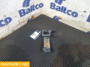 Петля капота правая