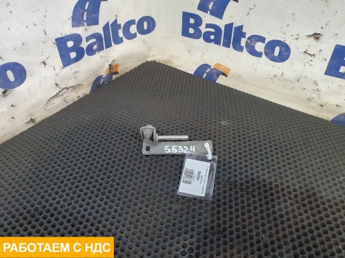 Ответная часть замка капота правая