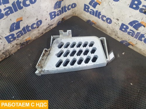 Подножка правая