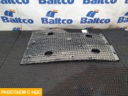 Брызговик передний