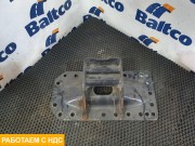 Кронштейн траверсы левый