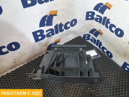 Накладка верхней консоли левая