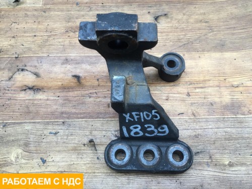 Кронштейн двигателя левый