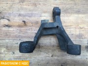 Кронштейн двигателя левый