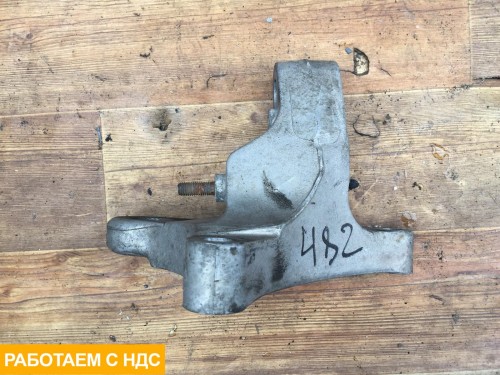 Кронштейн двигателя правый