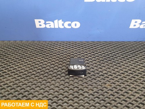 Кнопка люка