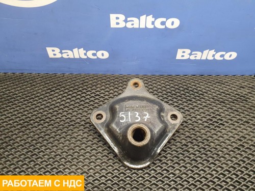 Кронштейн цилиндра подъема кабины