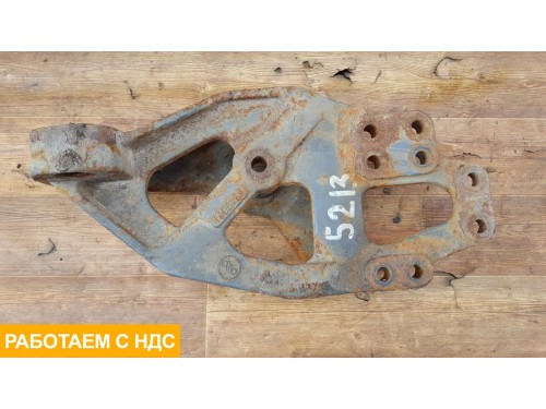 Кронштейн крепления передней рессоры левый